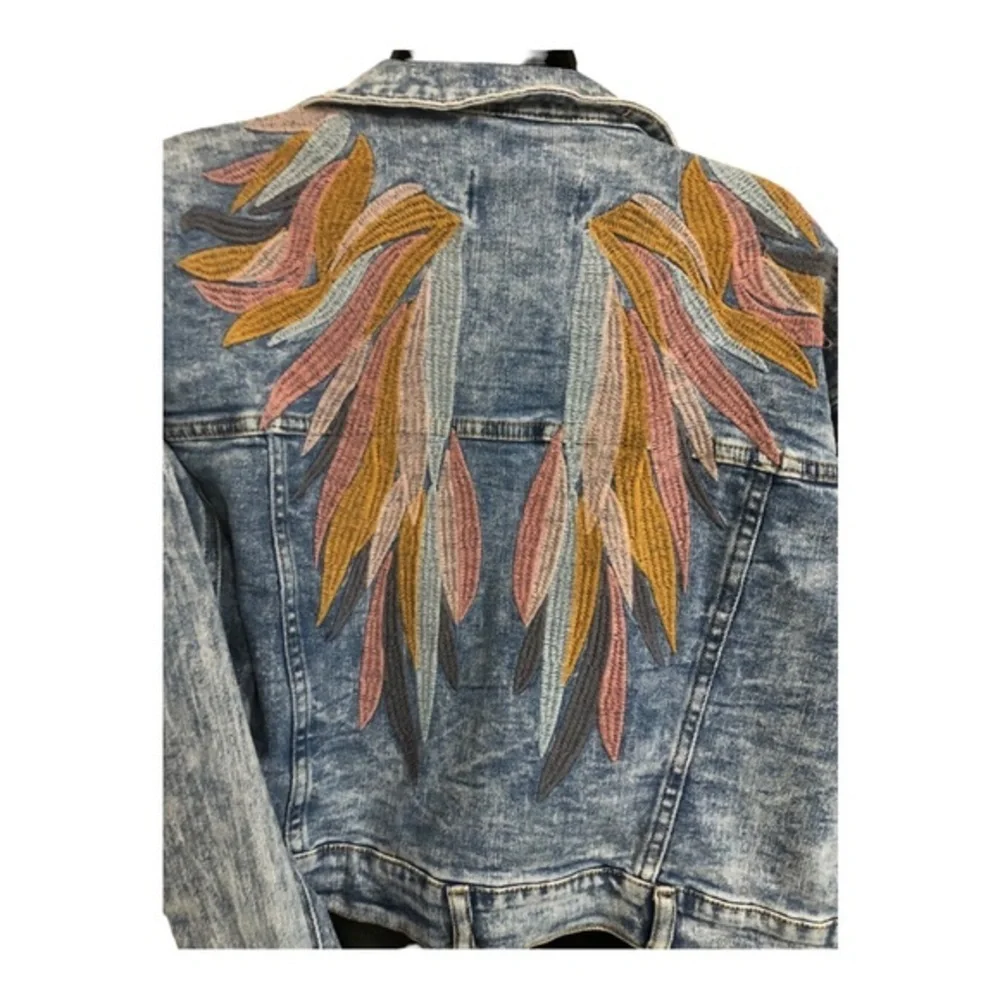 Austin Landing acid wash look‎ embroidered angel wings denim jeans jacket size M
